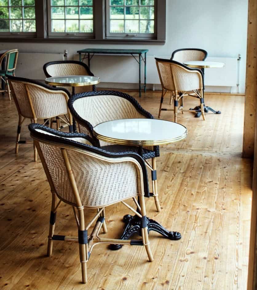 Choisir le plateau de table adapté : matériau, styles et astuces